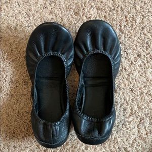 Sue London packable flat